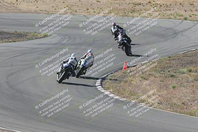 media/Apr-20-2025-AHRMA (Sun) [[393a79c373]]/Race/group 10 early race/Turn 4b/